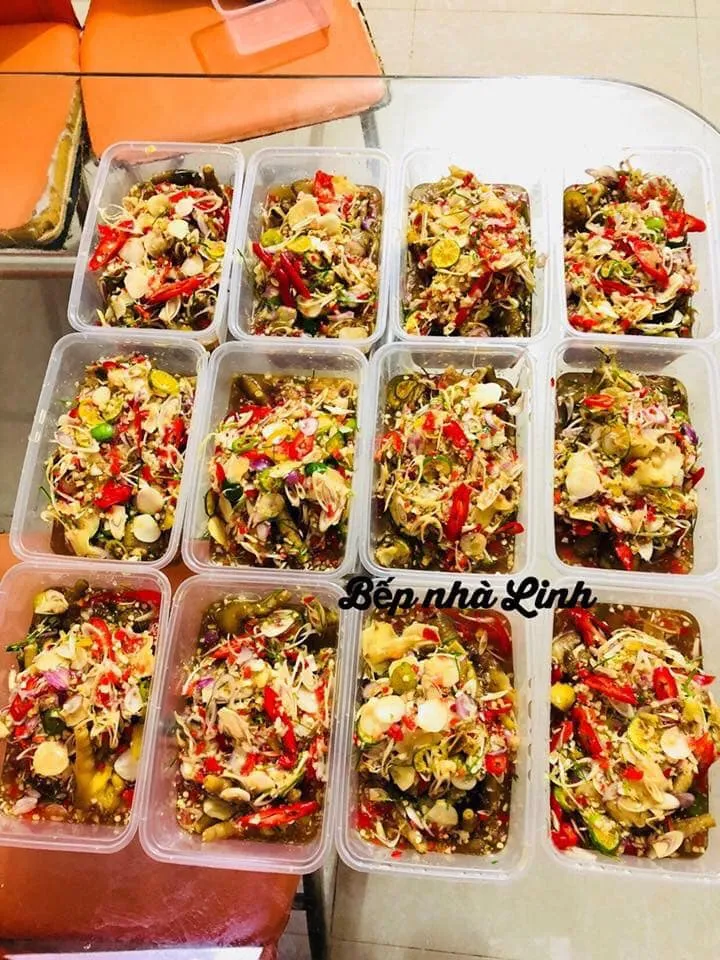 Chân gà chua cay kiểu Thái - Thùy Linh