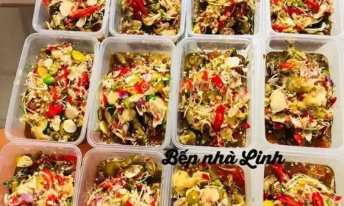 Chân gà chua cay kiểu Thái – Thùy Linh