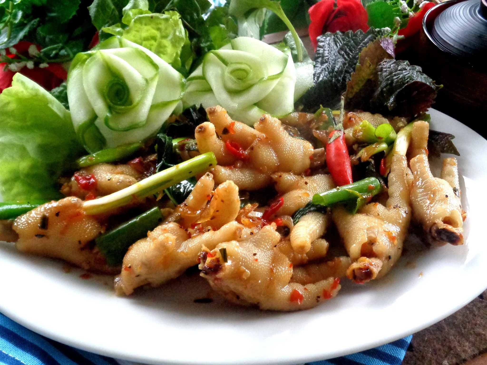 Chân gà xào sa tế