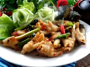 Chân gà xào sa tế