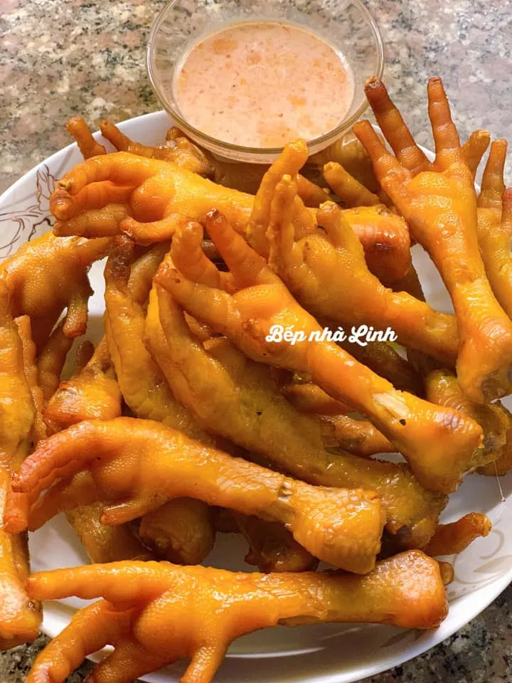 Nước chấm chân gà xông khói - Thùy Linh