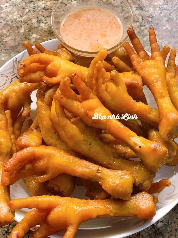 Nước chấm chân gà xông khói - Thùy Linh