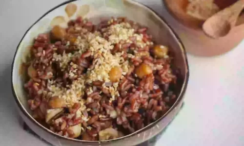 Cơm gạo lứt đậu gà – hạt sen – Accnhi