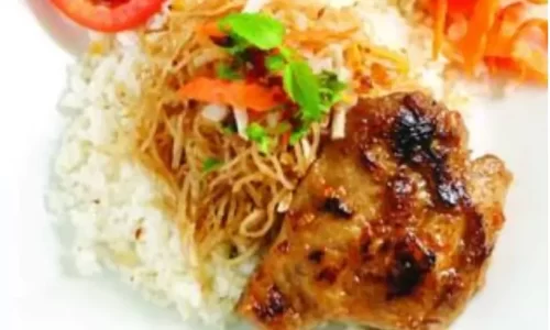 Cơm tấm bì chay – Christine Ha