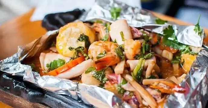 Đậu hũ hải sản bọc giấy bạc - Nghi's Kitchen