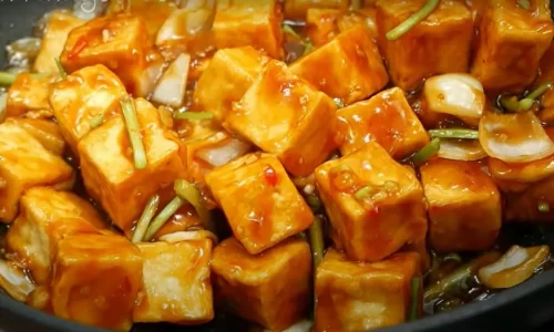 Đậu hũ sốt tỏi – Vành  Khuyên