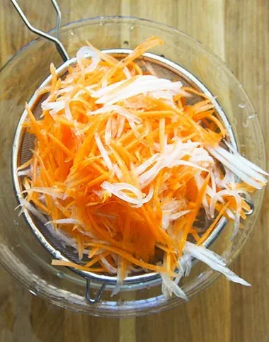 Dưa chua bánh mì - Thanh Bùi