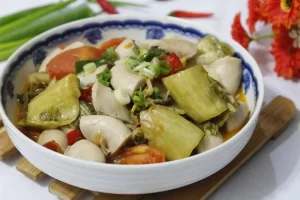 Dồi trường xào cải chua – 100 món ăn Việt