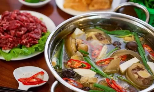 Đuôi bò hầm thuốc Bắc – Nghi’s Kitchen