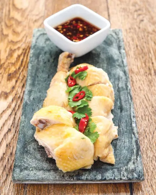 Gà luộc ăn kèm sốt nước tương - GVHP