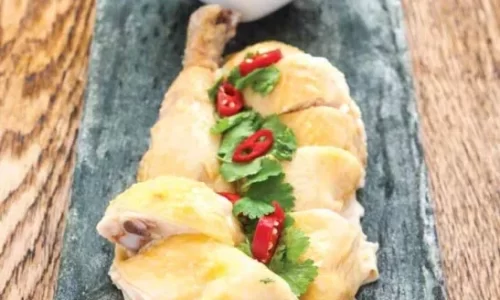 Gà luộc ăn kèm sốt nước tương – GVHP
