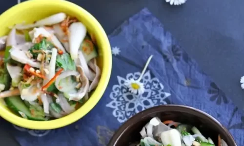 Gỏi bao tử trộn dưa kiệu
