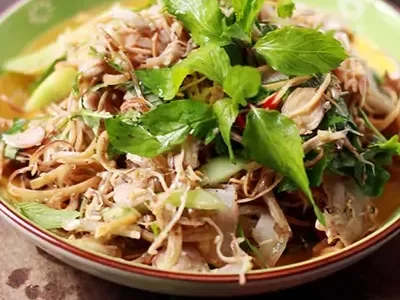 Gỏi bắp chuối chua ngọt