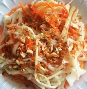 Gỏi bồn bồn tai heo