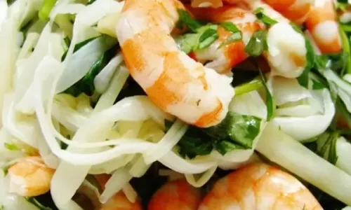 Gỏi bồn bồn tôm thịt