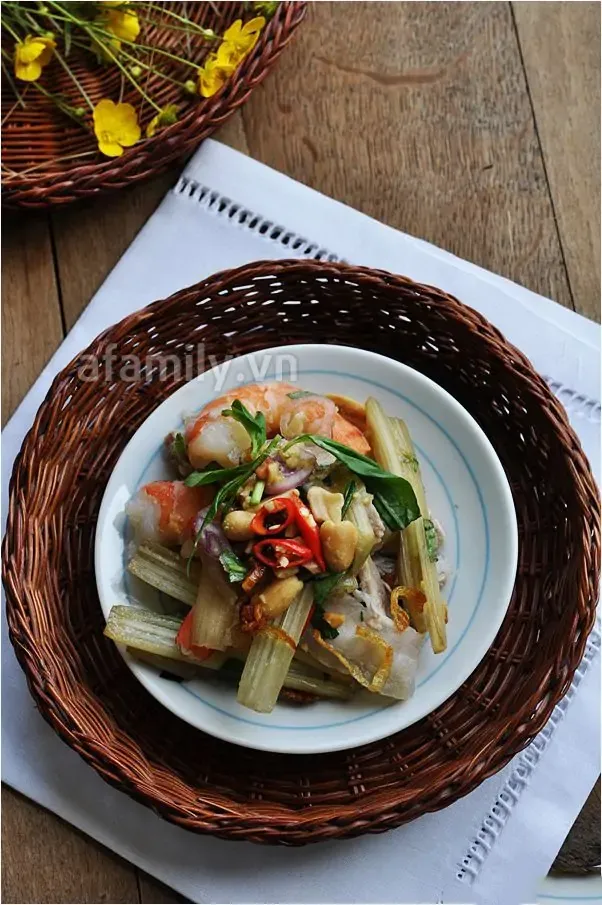 Gỏi bông súng tôm thịt