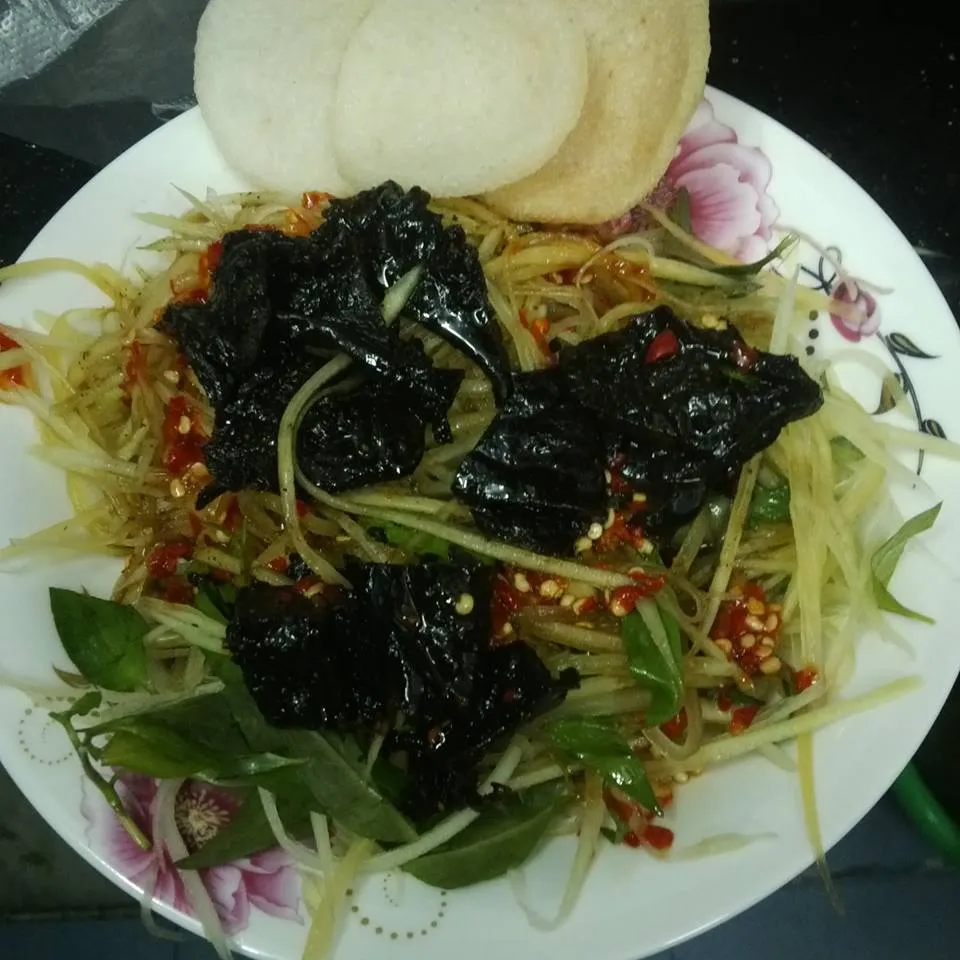 Gỏi đu đủ khô bò đen - Huỳnh Hiếu Nguyễn