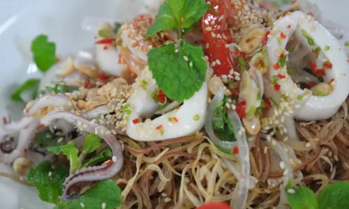 Gỏi hải sản Thái Lan