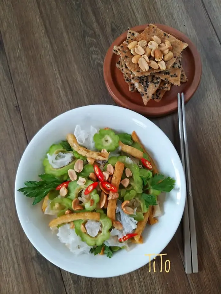 Gỏi khổ qua nấm tuyết - Hien Thanh