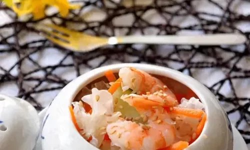 Gỏi tôm nấm tuyết
