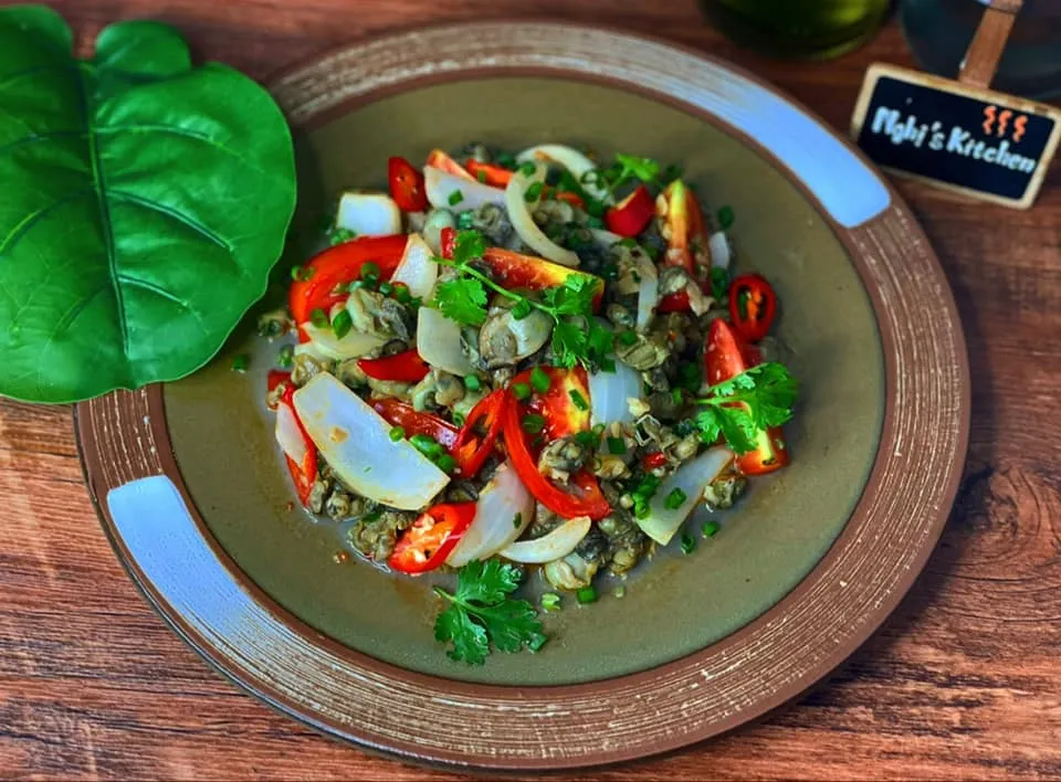 Hàu xúc bánh tráng - Sốt xào hàu - Nghi's Kitchen