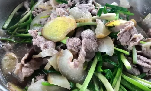 Heo Rừng hấp gừng – Thanh Bùi