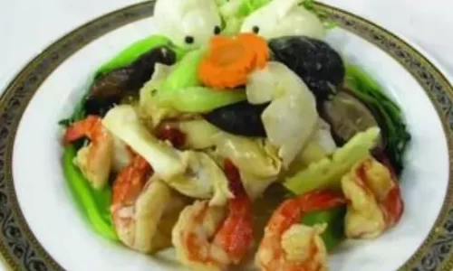 Hủ tiếu đen Singapore – Christine Ha