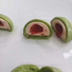 Kem dâu phô mai nhân  Mochi – Huynh Hieu Nguyen