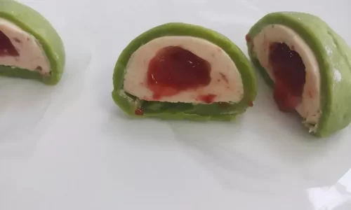 Kem dâu phô mai nhân  Mochi – Huynh Hieu Nguyen