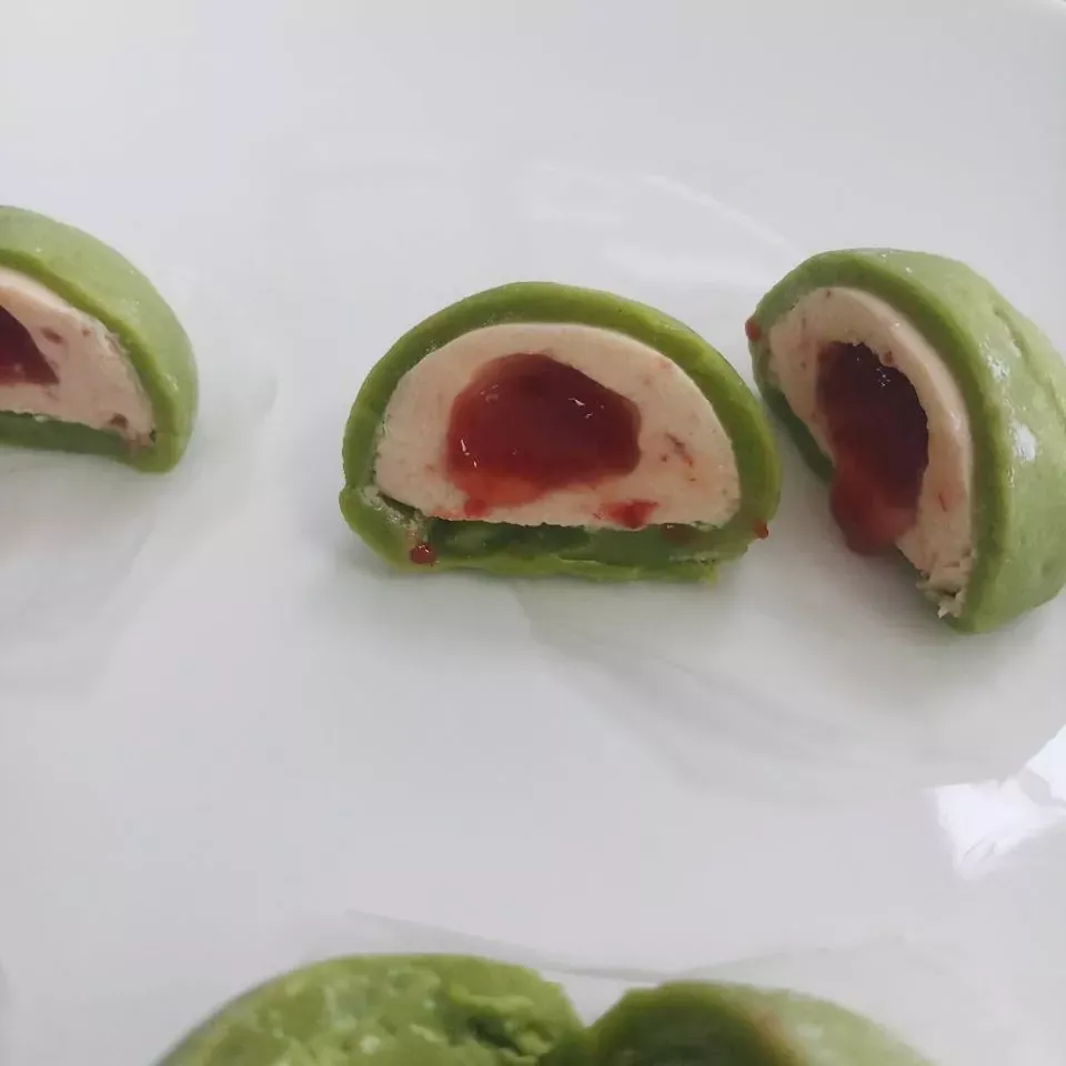 Kem dâu phô mai nhân Mochi - Huynh Hieu Nguyen