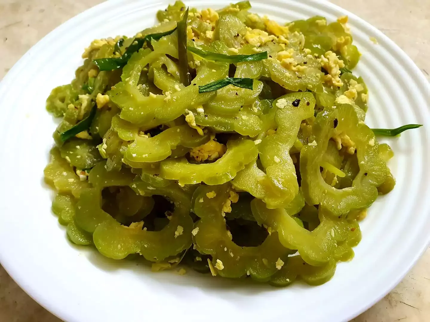 Khổ qua xào trứng - Nguyễn Thụy Như