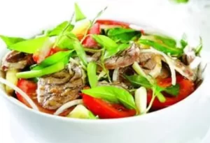 Lẩu bắp bò nhúng hành răm – Christine Ha