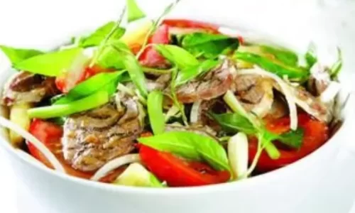 Lẩu bắp bò nhúng hành răm – Christine Ha