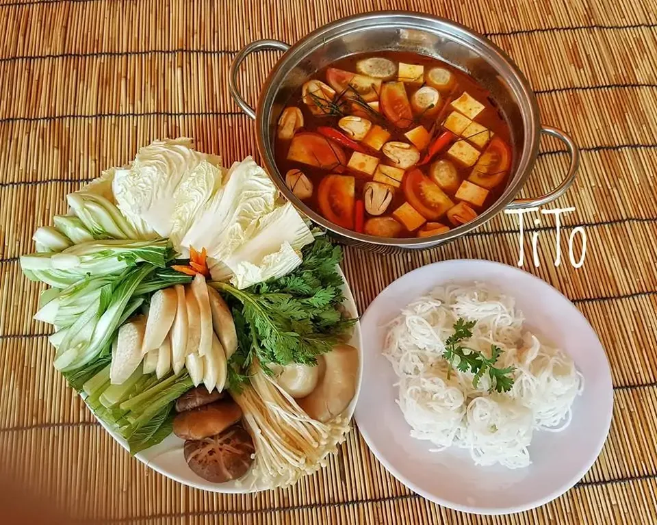 Lẩu chua cay hoa đồng nội - Hien Thanh