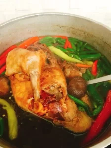 Lẩu gà tiềm ớt hiểm – Nguyen Thuy Quynh