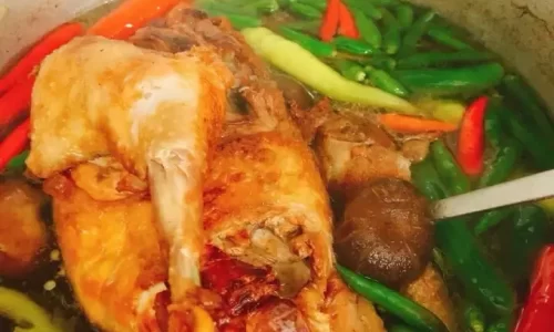 Lẩu gà tiềm ớt hiểm – Nguyen Thuy Quynh