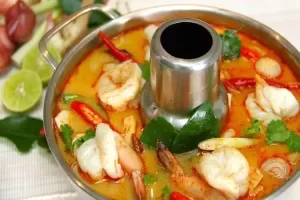 Lẩu tomyum Thái – Nghi’s Kitchen