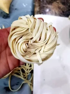Vỏ hoành thánh và mì tươi – Nguyen Thuy Nhu