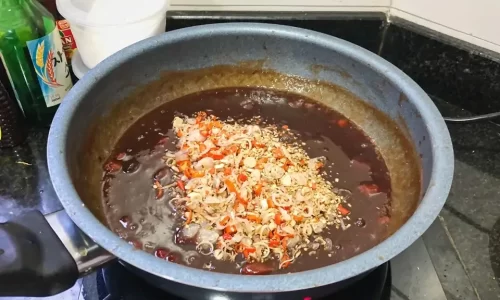 Mắm ruốc me Thái chấm xoài