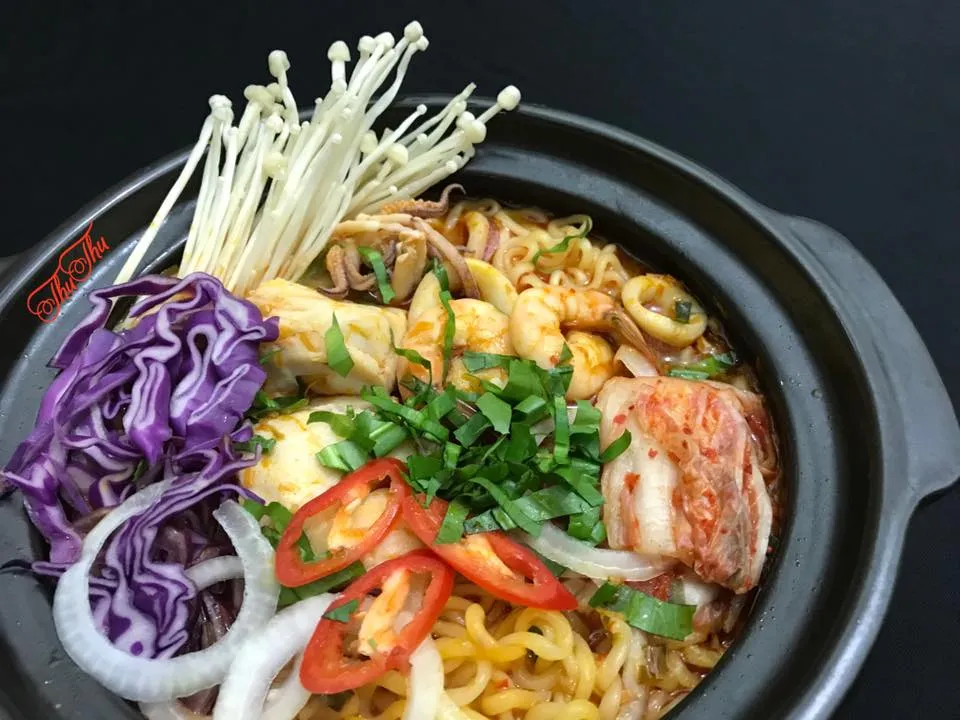 Mì cay hải sản vị lẩu thái - Thư Thư