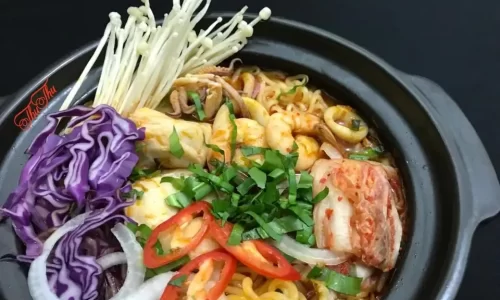 Mì cay hải sản vị lẩu thái – Thư Thư