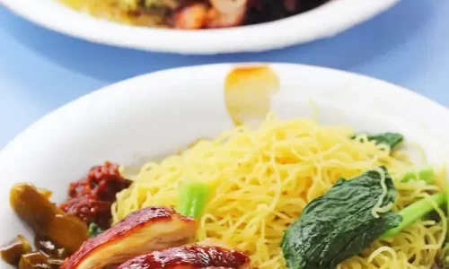 Nấu nước dùng mì từ nước om gà xì dầu Singapore