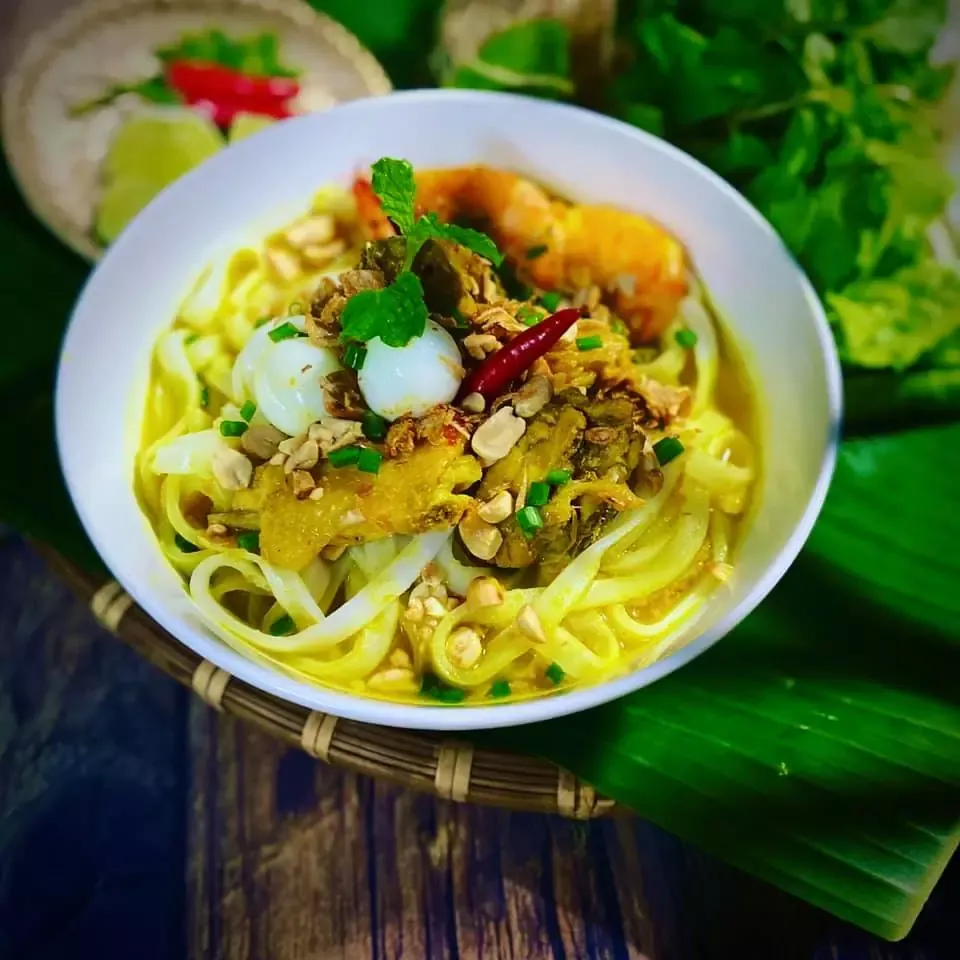 Mì quảng gà - Nghi's Kitchen