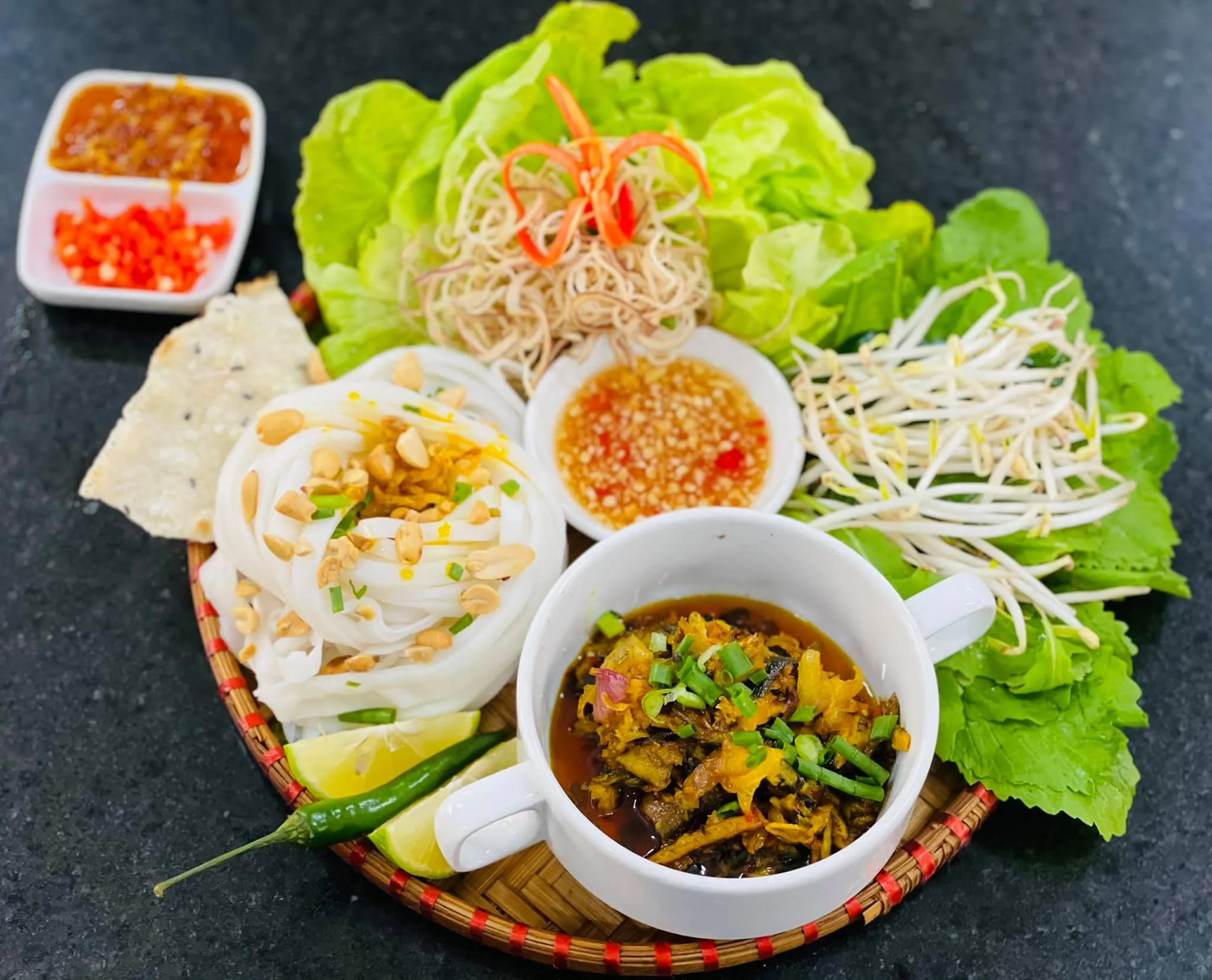 Mì quảng lươn khô - Nghi's  Kitchen