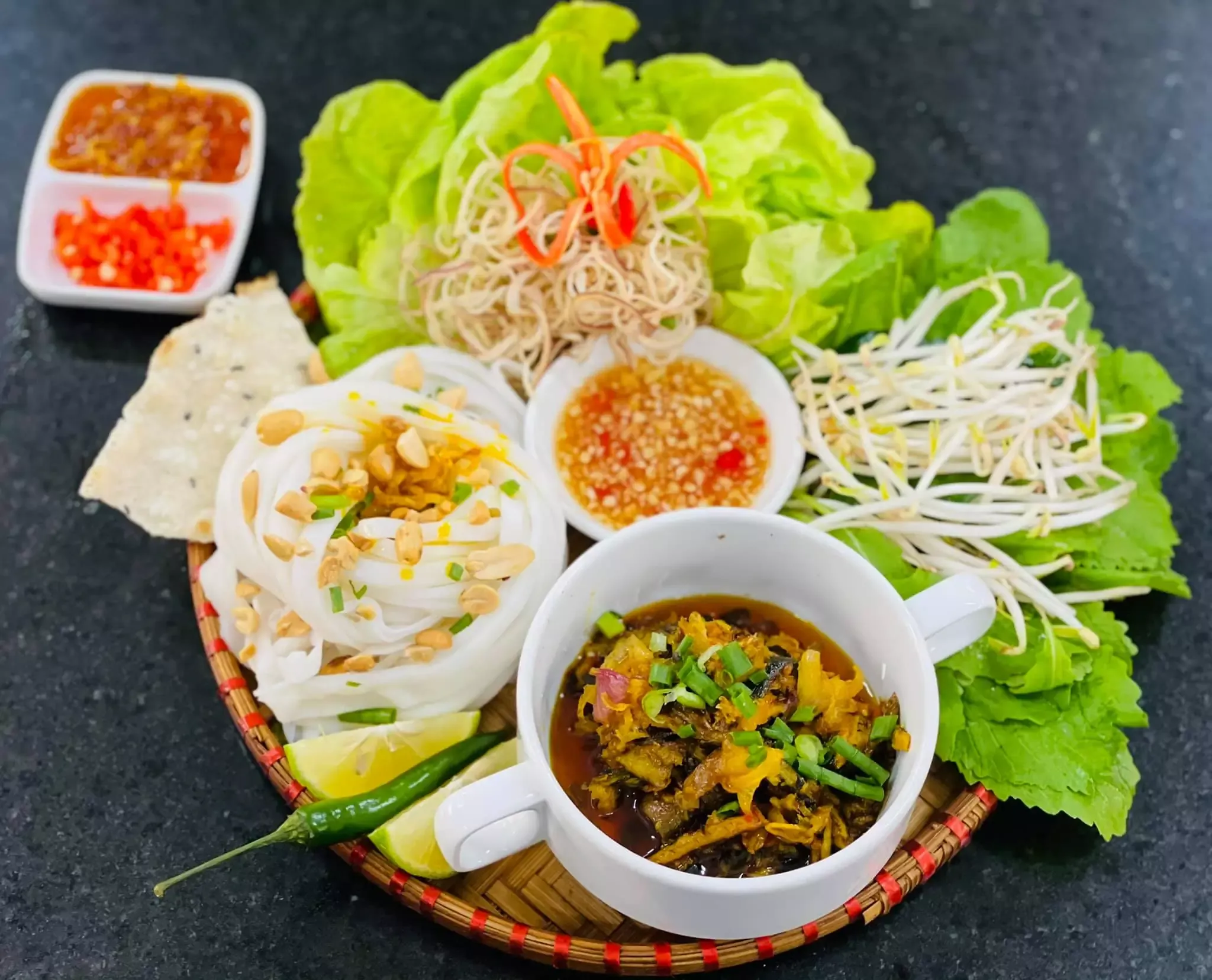 Mì quảng lươn khô - Nghi's  Kitchen