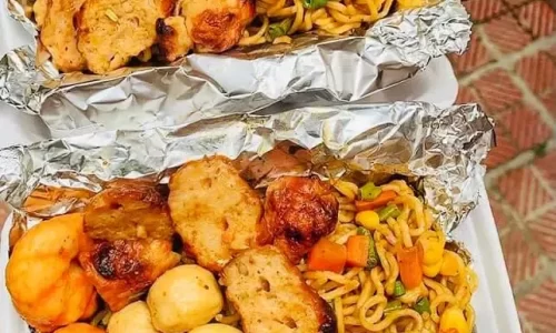 Mì trộn da heo giòn trứng cút – Sốt trộn mì khô – Nghi’s Kitchen