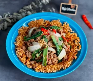 Mì giòn xào bắp bò – Sốt xào bò – Nghi’s Kitchen