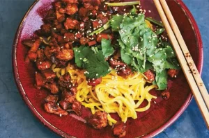 Mì tương đen thịt heo kiểu Bắc Kinh – GVHP