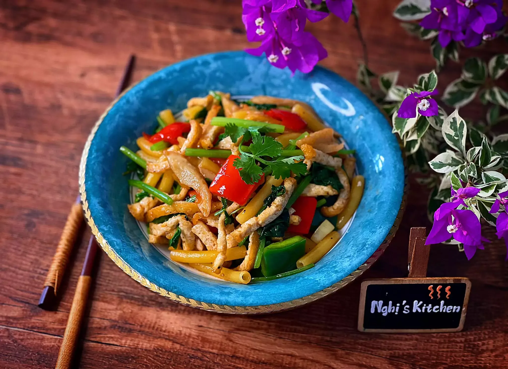 Nui xào lúc lắc chay - Sốt xào chay - Nghi's Kitchen