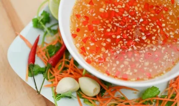 Nước mắm chua ngọt chấm bánh khọt, bánh xèo